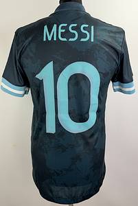 Argentinien - Trikot 2021  | Original match issued Argentinien   Spielertrikot mit der Nummer 10. Vorbereitet für ein WM 2022 Qualifikationsspiel für den Star der argentinischen Nationalmannschaft, Lionel Messi. Argentinien wurde bei der WM 2022 in Qatar Weltmeister.Status ABC. - Bild 11