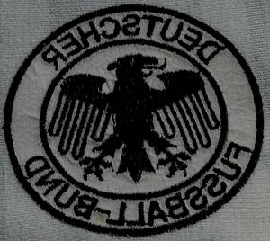 DFB  - Trikot 1992  | Original match worn DFB Spielertrikot mit der Nummer 6 von Guido Buchwald. Getragen im Länderspiel gegen Uruguay am 20.12.1992 in Montevideo, Uruguay.Trikot stammt aus der Sammlung eines ehemaligen DFB-Mitarbeiters. Status AAB. - Bild 3