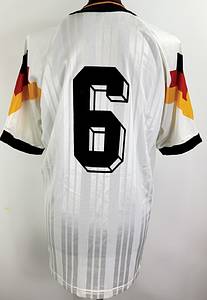  - Original match-worn DFB (German Football Association) player jersey with the number 6, worn by Guido Buchwald. Worn in the international match against Uruguay on December 20, 1992, in Montevideo, Uruguay. The shirt comes from the collection of a former DFB employee. Condition AAB (Class A, Condition AAB). Short-sleeved shirt; size L; DFB logo embroidered by hand; Adidas logo in foam; felt match detail; player number applied using the wet flocking process; Adidas Equipment; 72% polyester, 28% triacetate; Made in Portugal; Condition: A - Bild 9