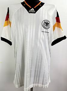  - Original match-worn DFB (German Football Association) player jersey with the number 6, worn by Guido Buchwald. Worn in the international match against Uruguay on December 20, 1992, in Montevideo, Uruguay. The shirt comes from the collection of a former DFB employee. Condition AAB (Class A, Condition AAB). Short-sleeved shirt; size L; DFB logo embroidered by hand; Adidas logo in foam; felt match detail; player number applied using the wet flocking process; Adidas Equipment; 72% polyester, 28% triacetate; Made in Portugal; Condition: A - Bild 10