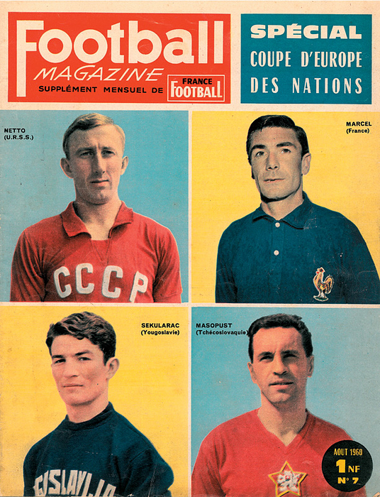 UEFA Euro 1960. Rare French Report - UEFA Euro 1960. Rare French Report: Supplement magazine of FRANCE FOOTBALL on the European Cup of Nations 1960, with all games. Only known documentation of the first final tournament of a UEFA European Cup. Size 26x34 cm, 40 pages, ca 75 mc & b/w-photographs. In FRENCH. Top rarity! Condition: C