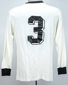 DFB - Trikot 1974 WM Finale  | Original match worn Deutschland Spielertrikot mit der Nummer 3. Getragen von Paul Breitner vermutlich im Endspiel Deutschland v Holland am 7.Juli 1974 in München. Paul Breitner erzielte das 1:1 in der 25. Minute durch einen Elfmeter und brachte damit Deutschland auf die Siegerstraße. Vermulich Tauschtrikot. Status:AAA. Museumsstück!! - Bild 3