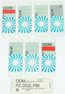  - Olympic games Munich 1972 : 8 different official access passes for the 1972 Munich Olympic Games. In original plastic sleeves, 11 x 4 cm each. --The codings on the badges define the badge holder's access authorization to specific areas of the 1972 Olympic Games. The functions of the ID holders are noted on the back. Condition: A - Bild 2