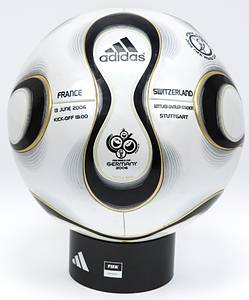 Spielball WM 2006  | Original FIFA Spielball Adidas "Teamgeist" von der Fußball-Weltmeisterschaft 2006 in Deutschland aus dem Vorrundenspiel France - Switzerland am 13 June 2006 in Stuttgart. Mit aufgedruckter Spielpaarung und original FIFA Stempel "original match balls 2006 FIFA World Cup". Mit Spielspuren! - Bild 2