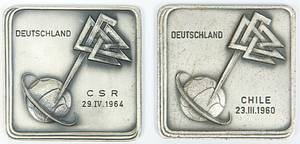 3DFB-Ehrenplaketten Leo Wilden  | Leo Wilden bestritt zwischen dem 23.3.1960 und 29.4.1964 15 DFB A-Länderspiele. Alle 15 persönlichen DFB-Ehrenplaketten sind vorhanden. Jede Plakette mit Gravur und Datum je 4,7x4,7cm. Bronze, versilbert in original Etui. - Bild 3