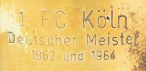 4Köln,1.FC-Becher  | 3 versilberter Becher mit Gravur „1.FC Köln. Deutscher Meister 1962 und 1964“. Ca. 1964. Leichtmetall, Höhe: je 11 cm. - Bild 3