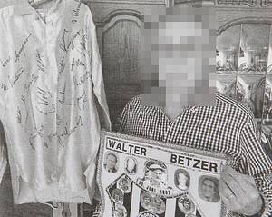 1Dortmund, Borussia-Trikot 1963  | Original match worn Spielertrikot von Borussia Dortmund mit der Rückennummer 5, getragen von Lothar Geisler (1936-2019) im Europapokalspiel Hinspiel am 6.11.1963 in Lissabon gegen Benfica Lissabon (1:2). Das Trikot kommt aus dem Nachlass eines ehemaligen Zeugwartes von Borussia Dortmund. Der damalige Zeugwart hat dieses Trikot ca. 1983 vom aktuellen Bundesligakader des BVB signieren lassen. Status:AAB. Museumsstück!!. - Bild 8