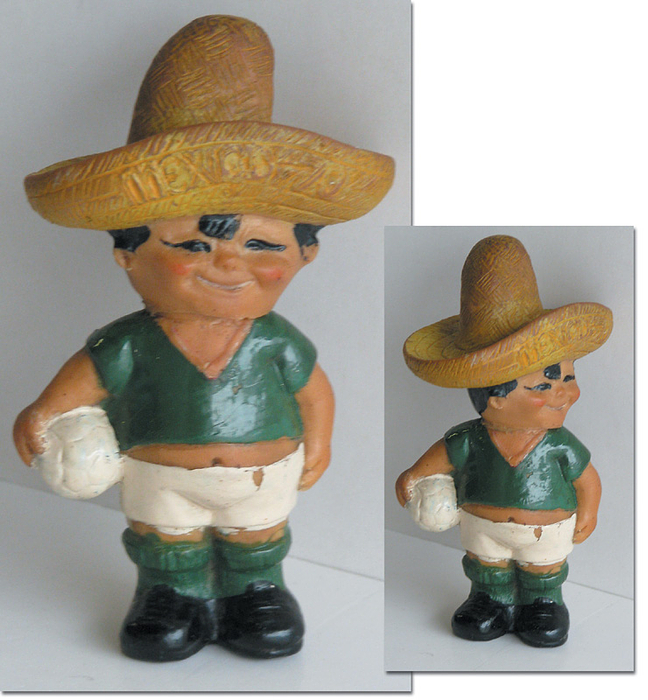  - World Cup 1998 M/c plastic figure, rare official mascot with a ball under his arm, size 10cm, shows signs of wear! Condition: C
