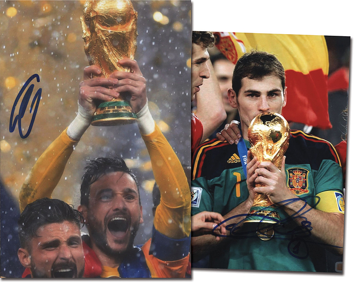Casillas, Iker / Lloris, Hugo | Zwei Farbreprofotos jeweils mit original Signatur von Iker Casillas und Hugo Lloris, Kapitäne der Weltmeister 2010 und 2018 Spanien und Frankreich, 15 x 9,5 cm u. 18 x 12 cm