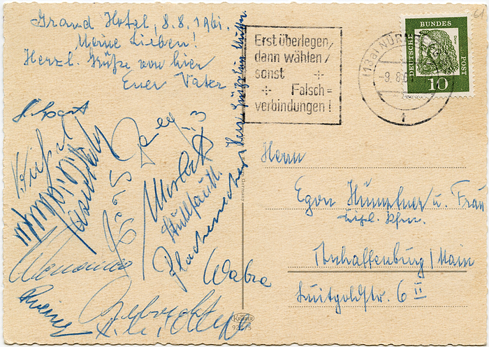Nürnberg,1.FC - 1961  | Postkarte mit 14 original Signaturen der Spieler des 1.FC Nürnberg Deutscher Meister 1961: Wenauer, Mpröock, Flacjenecker, Wabra, Strehl, Hilpert, Heidenreich, Kreißel u.a Auch Club Legende Heiner tuhlfauth hat auf der Karte signiert. Abgesandt am 9.8.1961, 14,5 x10 cm.
