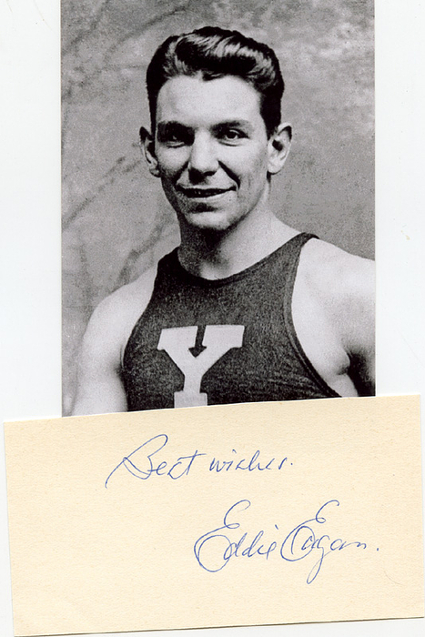 Eagan, Eddie  | (1897-1967) Karteikarte mit Originalsignatur und dem Zusatz "Best wishes" von Edward Patrick Francis „Eddie“ Eagan (USA). Ausnahmesportler, der Olympiasieger im Sommer (Halbschwergewichtsboxen 1920) und Winter ( Viererbob 1932) wurde. 12x6,5 cm.
