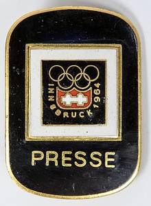  - Olympic Games 1964. Participation Badge Press Innsbruck 1964 Winter: "Presse". Gold plated, m/c enamel with black background. Size 3x4,2 cm. VF. --minimal scratches Condition: A- - Bild 2