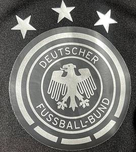 DFB - Trikot 2014 WM  | Original match issued DFB Spielertrikot mit der Nummer 19 von Mario Götze.Vorbereitet für das Gruppenspiel gegen die USA am 26.06.2014 in Recife, Brasilien, was die deutsche Nationalmannschaft 0:1 gewann, durch ein Tor von Thomas Müller.Status AAB. - Bild 7