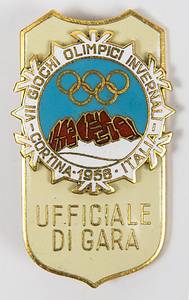 Olympic Winter Games 1956. Participation badge - Official participation badge 1956. Olympic Winter Games Cortina d'Ampezzo 1956. With inscription "Ufficiale di Gara" (Games Official, Jugde). Gilt bronze, multicolour enamelled, 5.3x3.2 cm. (Ebel - 2016 - 1956-W-015) with original paper bag. Condition: A - Bild 2