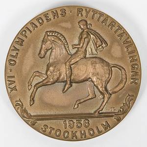 Siegermedaille 1956  | Bronzemedaille von den Olympischen Sommerspielen / Reiterspielen 1956 in Stockholm für einen 3.Platz. Mit Herstellerpunze am Rand "Lagerströms - Mjolby" Bronze, 5 cm. - Bild 2