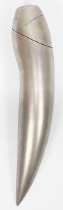  - Original torch of the Olympic Games in Albertville 1992. Matted steel with engraved inscription "XVIe Jeux Olympiques d´Hiver 1992" and Olympic Rings. Engraved number "090:100" (there was a limited edition of 100 copies). 44 cm. Was used in the torch relay. Extraordinary design of French designer Philippe Starck. One of the rarest torches. With minor trace of usage; burner with fire traces from the relay. Condition: A- - Bild 2