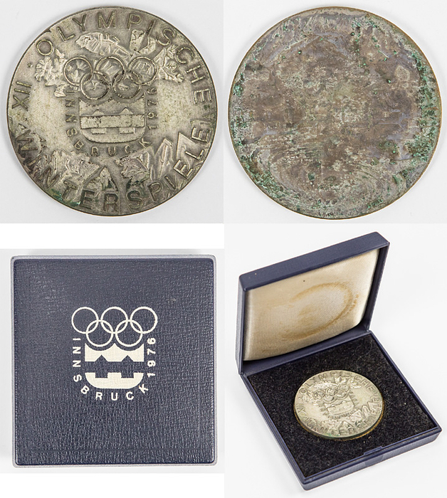 Participation Medal: Olympic Games Innsbruck 1976 - Silver plated bronze. In original presentation box. With corrosion as usual. 5 cm. Condition: B
