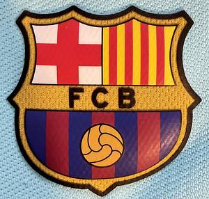  - Original match issue FC Barcelona player jersey with the number 8. Prepared for a Champions League match for Iniesta Yamal, 2017/2018 season. Status ABB short-sleeved jersey; size M, club emblem and manufacturer's logo applied; chest sponsor, player name and number rubberized; Champions League logo, Respect and Winner Trophy flocked; 100% polyester; Made in Bangladesh; Condition: A - Bild 8