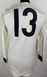  - Original match-worn Germany player shirt with the number 13. Worn by Dietmar Danner in a match during the 1976 European Championship in Yugoslavia. The shirt comes from the collection of a former DFB (German Football Association) staff member. Status ABA jersey, long-sleeved; size M; DFB crest embroidered; player number sewn on; polyester-cotton blend; made in West Germany. Condition: A - Bild 7