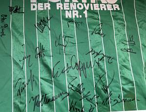  - Original match-worn Werder Bremen player shirt with the number 9. Worn in a Bundesliga match by Karl Heinz Riedle in the 1988/1989 season. Long-sleeved shirt; size XL, club emblem, chest sponsor, club name and player number flocked; manufacturer's logo "Puma" rubberized; 70% polyamide, 30% triacetate; Made in West Germany; Status:ABC Condition: A- - Bild 2