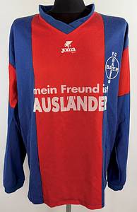  - Original match-worn FC Bayer Uerdingen player shirt with the number 13, worn by Željko Dakic. Worn in the Bundesliga match against 1. FC Köln in the 1992/1993 season. Condition: AAB. Long-sleeved shirt; size L; flocked club emblem; embroidered manufacturer's logo Joma; special sponsor "Mein Freund ist Ausländer" (My friend is a foreigner), club name, and player number flocked; 100% polyester; Made in spain ; condition A. Condition: B - Bild 9