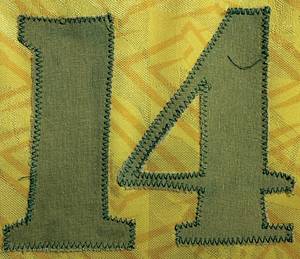  - Original match-worn Brazilian national team jersey, number 14, worn by Cleber. Worn in an international match during the 1993/1994 season. Status: ABC (Austrian Association of Football Players). Short-sleeved jersey; size L; federation crest and Umbro logo applied; player number sewn on; material: polyester; Condition: B - Bild 4