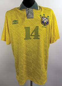  - Original match-worn Brazilian national team jersey, number 14, worn by Cleber. Worn in an international match during the 1993/1994 season. Status: ABC (Austrian Association of Football Players). Short-sleeved jersey; size L; federation crest and Umbro logo applied; player number sewn on; material: polyester; Condition: B - Bild 9