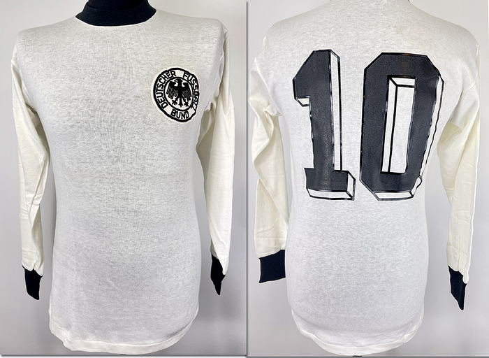  - Original match-worn / issued Germany player jersey with the number 10. Worn by Günter Netzer in a match during the 1974 World Cup in Germany. The jersey comes from the collection of a former DFB (German Football Association) staff member. Status ABA jersey; long-sleeved; size M; DFB crest embroidered; rubberized player number; 100% cotton; made in West Germany. Condition: A-