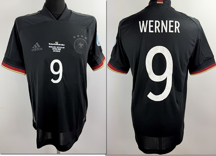 DFB-Trikot 2022  | Original match issued DFB Spielertrikot mit der Nummer 9. Getragen von Timo Werner im Freundschaftsspiel Spiel gegen Niederlande am 29.03.2022 in Amsterdam.Trikot hat den Sonderprint "StandwithUkraine" um solidarität mit der Ukraine zu zeigen. Status: AAB