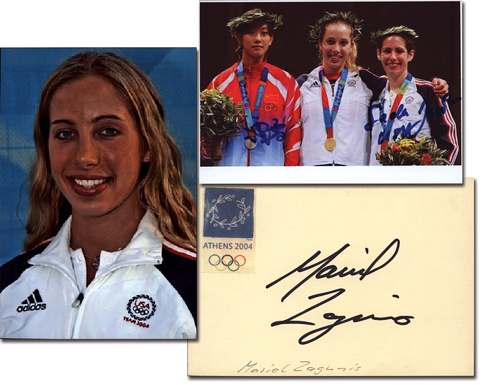Fechten OSS2004 Säbel Frauen  | Alle Medaillengewinnerinnen im Säbelfechten Einzel bei den Olympischen Spielen Athen 2004. Original Signaturen von: Gold Mariel Zagunis (USA, Gold 2008), 	Silber Tan Xue(CHN)und Bronze 	Sada Jacobson (USA Silber + Bronze 2008). Reprofoto mit zwei Signaturen + Blancobeleg, 15x10 cm.