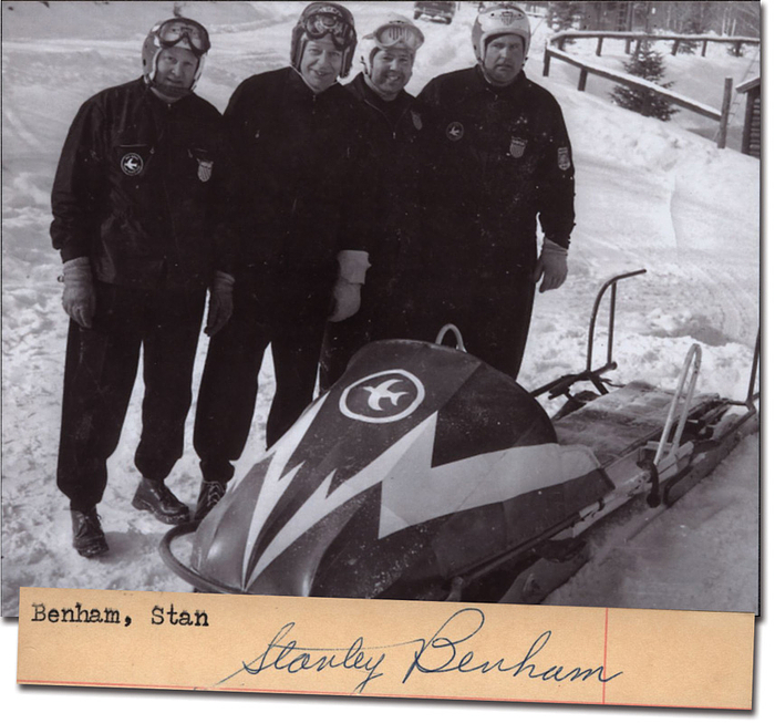 Benham, Stan  | (1913-1970). Originalsignatur auf Blancobeleg von Stan Benham (USA) 2x Silber im Bobsport bei den Olympischen Spielen 1952, 13x1,5 cm.