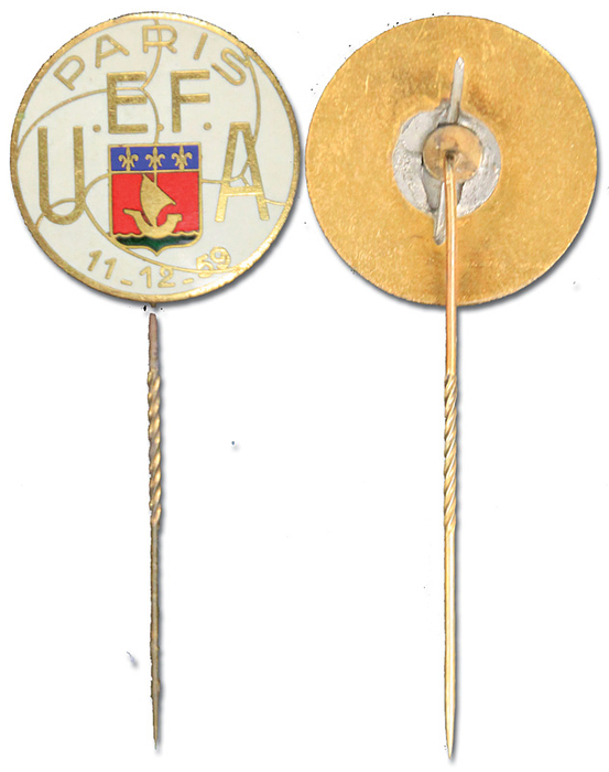 Participation pin badge UEFA Congress 1959 - Official participation pin badge from the UEFA congress "Paris UEFA 11.12.1959", gilt bronze, multicolour enamelled, 2.5 cm. New pin. Condition: A-