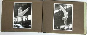  - Photo album with 48 press photos (Grams & Schulz) from the "international gymnastics competition Hungary - Germany, Stadhalle Stuttgart on March 30, 1941. 18x13 cm each --24 album sheets. Cardboard 32x23 cm --This photographic documentation captures the competitions of this event, as well as the accompanying supporting program. Likely a unique item. Condition: C - Bild 5