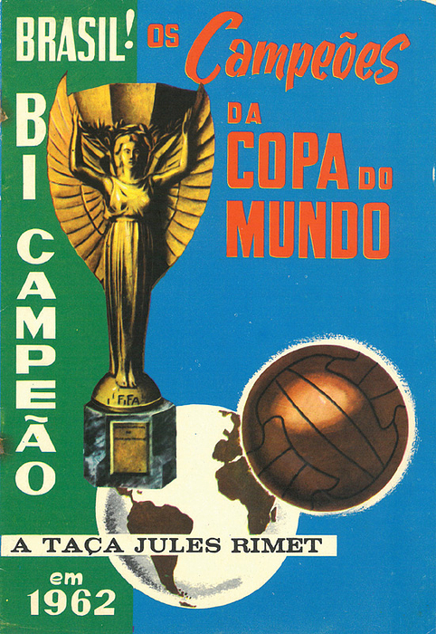 World Cup 1962. Sticker Album Brasil - Mini Album No. 2. Complete album, size 16x23.5cm, 8 pages and 16 m/c Stickers of Brasilian players etc.  (SPANISH). --rusty staples Condition: C