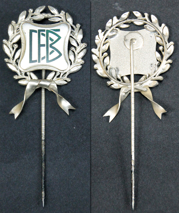 Sorry, no english description is available. ...  -  -- (Dieses Objekt wird mit Echtheitszertifikat ausgeliefert - COA  --. Condition: A.....-Das Stück kommt direkt aus dem Nachlass von Leo Wilden (1936-2022). Urgestein des 1.FC Köln (1959-63 119 Oberligaspiele, 1963-66 63 Bundesligaspiele). Deutscher Meister 1962 + 1964, Vizemeister 1960 + 1963, 4x Westdeutscher Meister. 15 DFB A-Länderspiele. Teilnehmer Fußball - Weltmeisterschaft 1962. Das Stücke wird mit einem Echtheitszertifikat ( COA) geliefert!