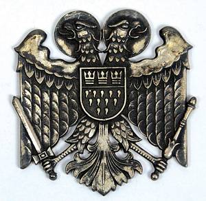 Sorry, no english description is available. ...  -  Condition: A.....Der 1.FC Köln war die erste Mannschaft die die Meisterschaft der Bundesliga gewann und damit eine neue Ära im deutschen Fußball einleitete. Das 1963/1964 war das erste Jahr in dem es eine bundesweite 1.Liga gab. Vorher gab es Meisterschaftendspiele, an denen die Meister der Oberligen und vor dem 2.Weltkrieg die Meister der Gauligen teilnahmen.  Rarität!! --angelaufen ---Das Stück kommt direkt aus dem Nachlass von Leo Wilden (1936-2022). Urgestein des 1.FC Köln (1959-63 119 Oberligaspiele, 1963-66 63 Bundesligaspiele). Deutscher Meister 1962 + 1964, Vizemeister 1960 + 1963, 4x Westdeutscher Meister. 15 DFB A-Länderspiele. Teilnehmer Fußball - Weltmeisterschaft 1962. Das Stücke wird mit einem Echtheitszertifikat ( COA) geliefert! - Bild 2