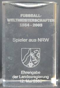 Sorry, no english description is available. ...  -  Condition: A.....-Das Stück kommt direkt aus dem Nachlass von Leo Wilden (1936-2022). Urgestein des 1.FC Köln (1959-63 119 Oberligaspiele, 1963-66 63 Bundesligaspiele). Deutscher Meister 1962 + 1964, Vizemeister 1960 + 1963, 4x Westdeutscher Meister. 15 DFB A-Länderspiele. Teilnehmer Fußball - Weltmeisterschaft 1962. Das Stücke wird mit einem Echtheitszertifikat ( COA) geliefert! - Bild 3