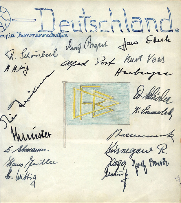 Fußballauswahl BRD  1952  | Blancobeleg von der Olympischen Spielen 1952 von der deutschen Fußballauswahl für Helsinki. 18 Original-Autographen der DFB Spieler u.a. Schäfer, Herberger, Stollwerck, Ehrmann, Will Schröder, Sommerlatt, Jäger, Zeitler, Klug u.a.19x17 cm.