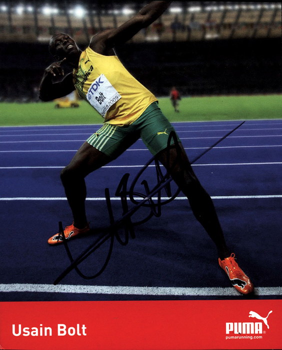 Bolt, Usain  | Farb-Autogrammkarte "Puma" mit Originalsignatur von Usain Bolt. 11-facher Weltmeister und 9-fachen Olympiasieger über 100m, 200m und 4x100m-Staffel für Jamaika. Weltrekordhalter in der 4-mal-100-Meter-Staffel, im 100- und im 200-Meter-Lauf. 14,8x10,5 cm. Dabei Echtheitszertifikat von "VMS".
