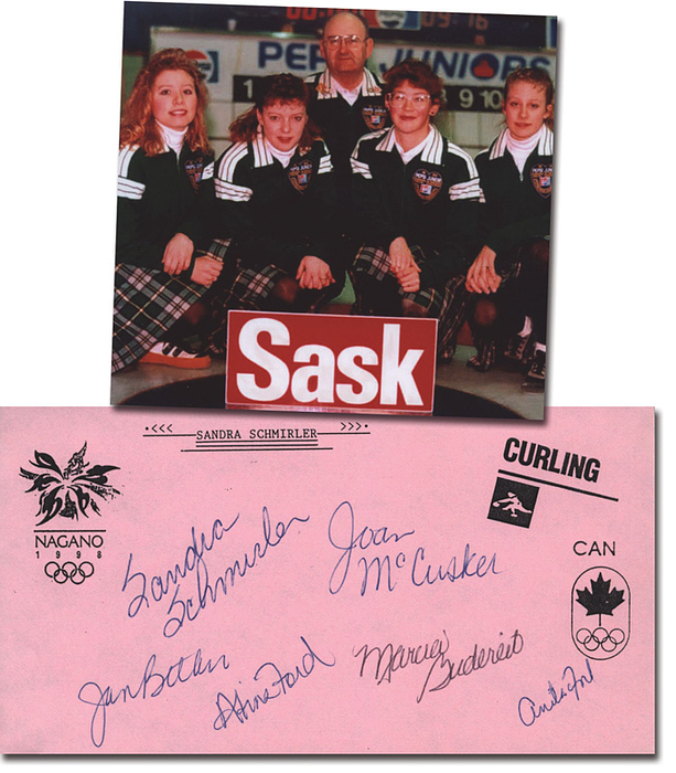 Curling - Kanada 1998  | Blancobeleg vom Curling - Frauen Team von Kanada das bei den Olympischen Winterspielen 1998 in Nagano die Goldmedaille gewann. Original Signaturen von: Sandra Schmirler (1963-2000), Jan Betker,  Joan McCusker, Marcia Gudereit und  Atina Ford-Johnston (hat mit Ford unterschrieben).Alle wurden auch Weltmeister. KOMPLETTES TEAM, 15,5x8,5 cm 20x15 cm.