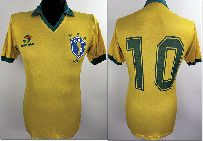 Brasilien - Trikot 1985  | Original match worn Brasilien Trikot von dem legendären Spieler Zico. Es wurde in einem Länderspiel in 1985/1986 von Zico getragen.Trikot stammt aus der Sammlung von einem DFB-Mitarbeiter. Status ABA