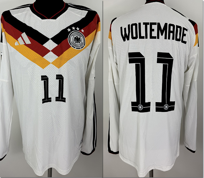 DFB - Trikot 2026  | Original match issued DFB Spielertrikot mit der Nummer 11 von Nick Woltemade. Vorbereitet für das WM-2026 Qualifikationsspiel gegen die Slowakei am 17.11.2025 in Leipzig.Trikot stammt aus der Sammlung eines ehemaligen DFB-Mitarbeiters. StatusAAB