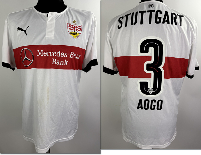 Stuttgart, VfB - Trikot 2017  | Original match worn VFB Stuttgart Spielertrikot der mit der Nummer 3. Getragen von Dennis Aogo in einem Bundesligaspiel im Jahr 2017-2018, mit Spielspuren.Trikot stammt aus der Sammlung eines ehemaligen DFB-Betreuers. Status ABB