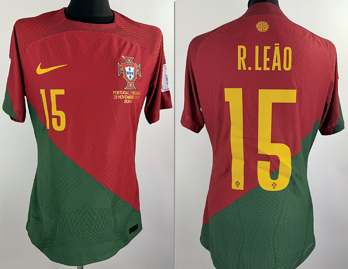 Portugal  - Trikot 2022 WM  | Original match worn  Portugal Spielertrikot mit der Nummer 15 von Rafael Leao. Getragen gegen Uruguay am 28.11.2022 in Doha, während der Fußball Weltmeisterschaft 2022 in Qatar .Trikot stammt aus der Sammlung eines ehemaligen DFB-Mitarbeiters.Status AAB