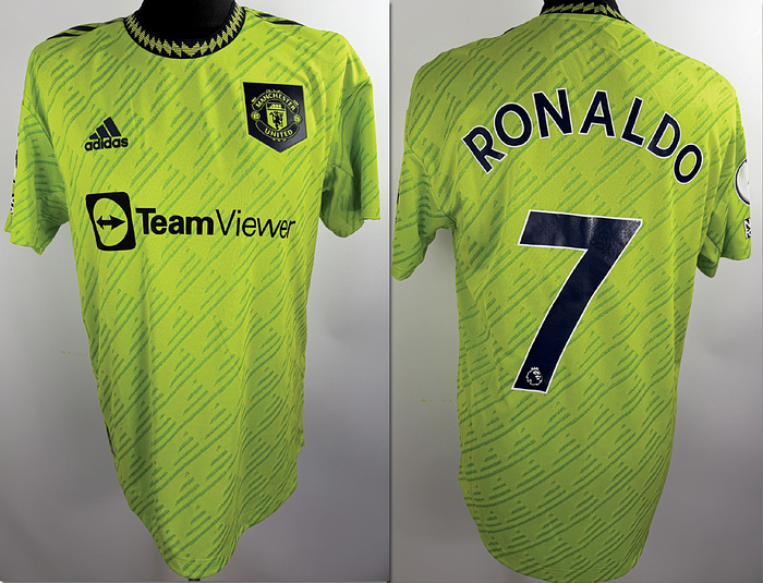 Manchester,United  - Trikot 2023  | Original match issued  Manchester United Spielertrikot mit der Nummer 7 von Cristiano Ronaldo. Vorbereitet für ein Premier-League Spiel in der Saison.2022/2023 .Cristiano Ronaldo ist mehrfacher Championsleague-Sieger, Europameister mit Portugal und gewann mit Portugal die Nationsleague Status ABB
