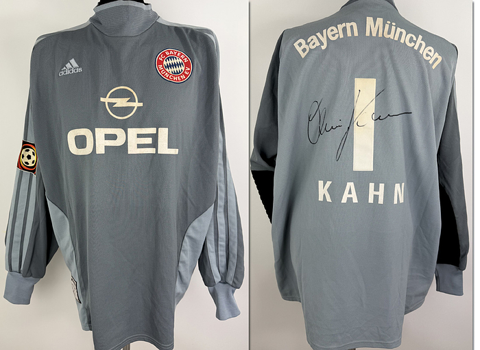 Bayern München  - Trikot 2001  | Original match worn FC Bayern Spielertrikot mit der Nummer 1. Getragen von Oliver Kahn in der Bundesliga-Saison 2000/2001.Trikot wurde von Oliver Kahn signiert. Status ABB: