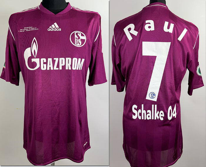 Schalke, 04 - Trikot 2011  | Original match issued Schalke 04 Spielertrikot mit der Nummer 7 von Raul . Vorbereitet für das DFB-Pokalfinale 2011 gegen den MSV- Duisburg am 21.05.2011 in Berlin.Trikot stammt aus der Sammlung eines ehemaligen DFB-Mitarbeiters. StatusAAB