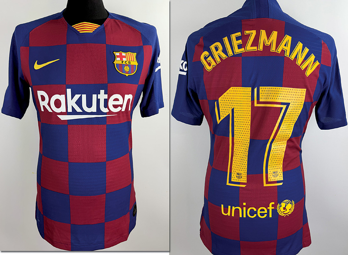 Barcelona,FC - Trikot 2019 Griezmann  | Original match issued FC Barcelona  Spielertrikot mit der Nummer 17.Vorbereitet für ein LaLiga-Spiel für Antoine Griezmann in der Saison 2019/2020. Status ABC. Griezmann ist französischer Nationalspieler und Weltmeister mit Frankreich in 2018.