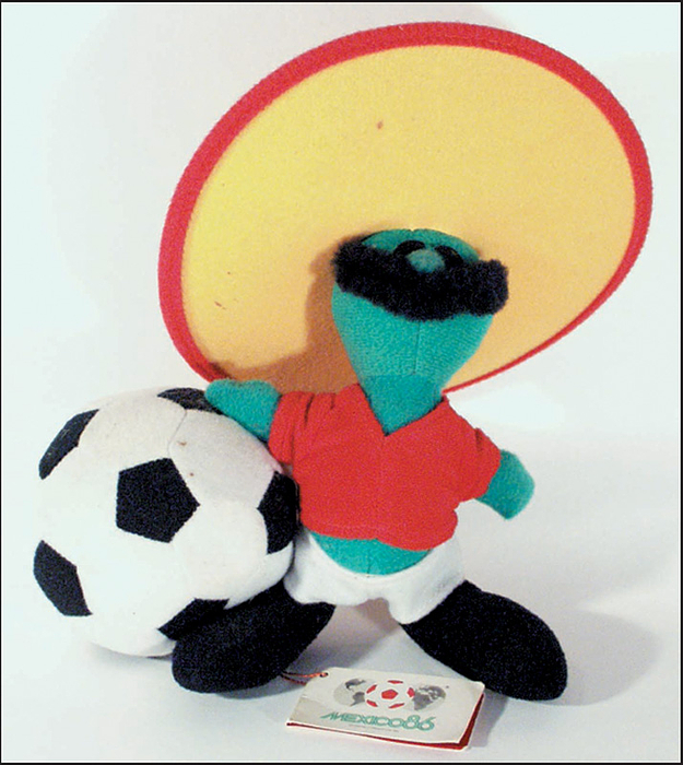  - World Cup 1986. Official Mascot Pique. Large coloured plush mascot „Pique“. Size 20x15 cm. Condition: B