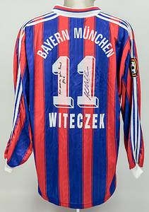 Original match worn Spielertrikot vom FC Bayern München mit der Rückennummer 11. Getragen von Marcel Witeczek am 29.03.1997 im Spiel der Fußball Bundesliga gegen den SV Werder Bremen. Bayern - Bremen 1:0; Trikot mit original Autograph und Widmung von Marcel Witeczek auf der Rückennummer. Status:AAB. - Bild 3